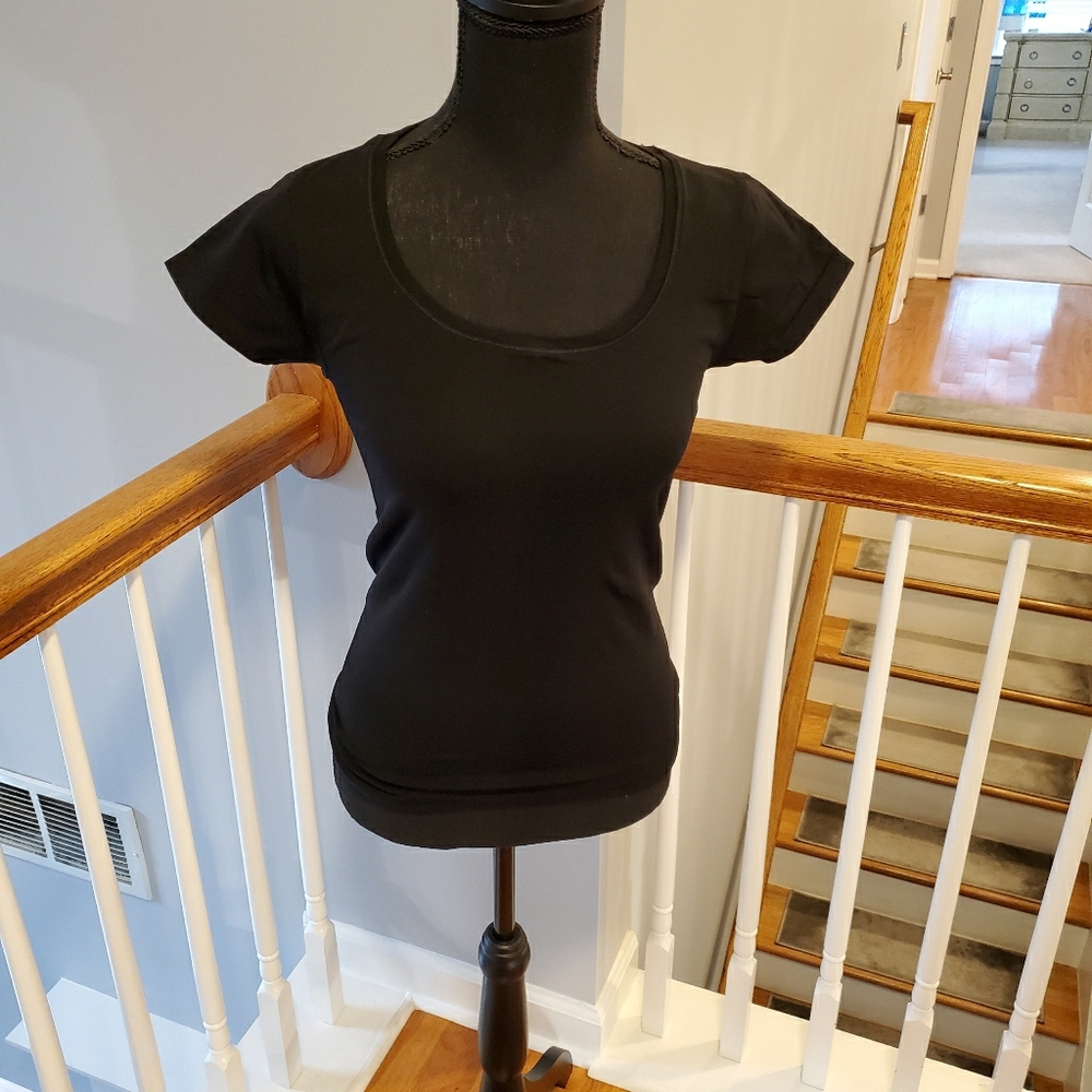 Tee scoop neck
